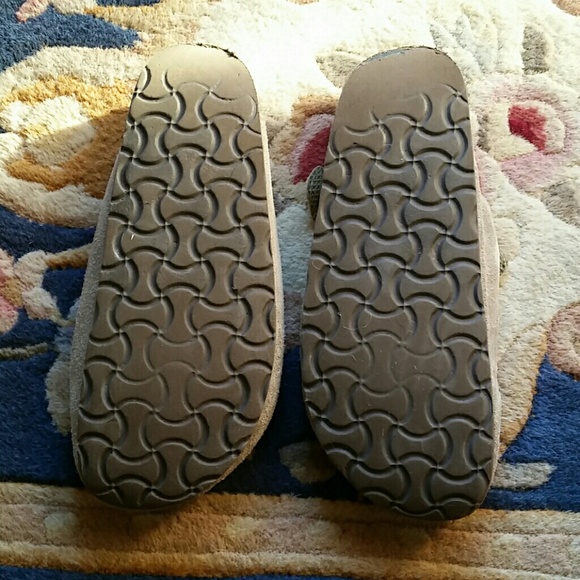 Clogs/Mules - Picture 2 of 2